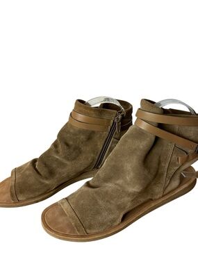 VINCE  THALIA Slouchy Suede Cutout Flat Sandals Tan Women’s Size US 7M EU 37.
